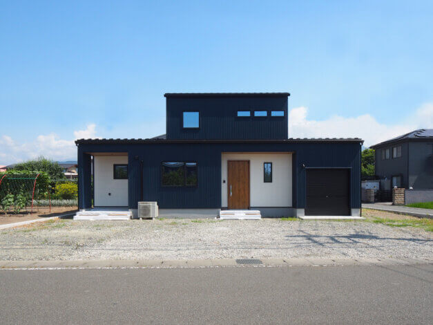 バイクやキャンプ好きご家族必見！ガレージのある自由設計HIBIKIの家 完成見学会開催中です【富士吉田支店】