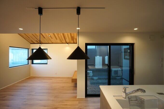 『中庭』の或る平屋