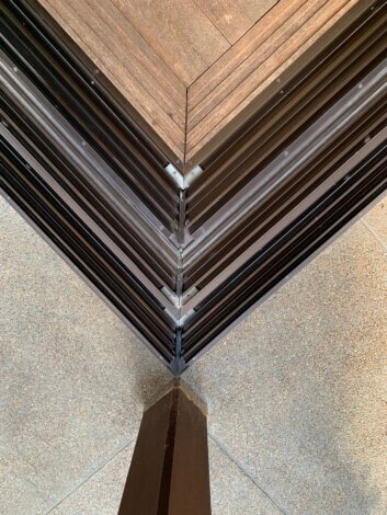 日々のこと　東山旧岸邸　９本引き戸の敷居レール　【山本ブログ】