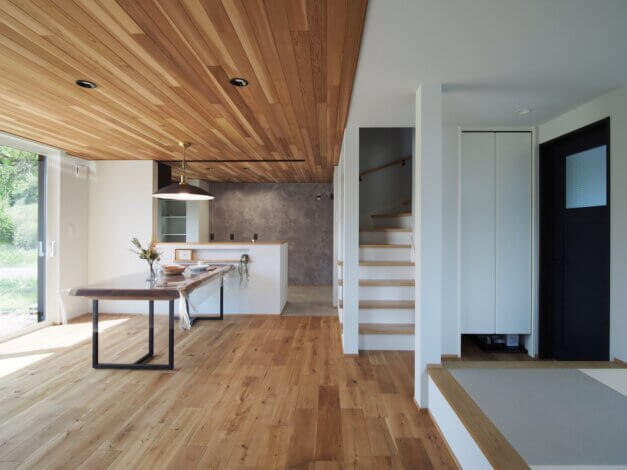 天然木床材オークが標準仕様！【藤枝支店ブログ】