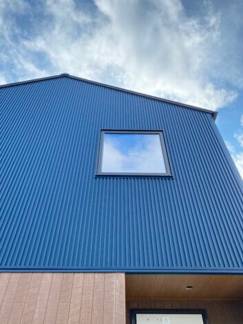 子育て世代の家づくり　焼津市五ケ堀之内「ネイビーガルバの外壁」【藤枝支店ブログ】