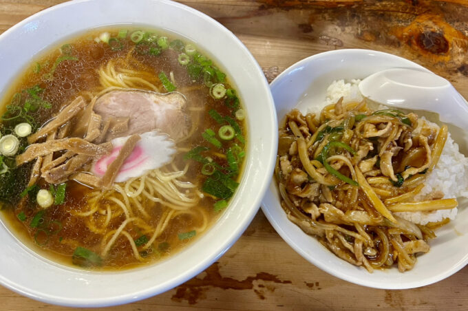 見学会場近くのラーメン屋さんでランチ
