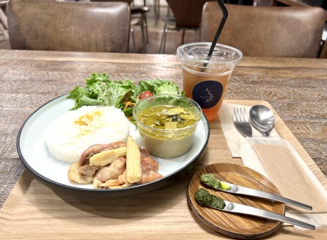 今日のランチはカフェランチ