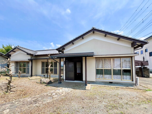 賃貸一戸建て『富士宮市北山　４DK』広い庭、広縁のある平屋