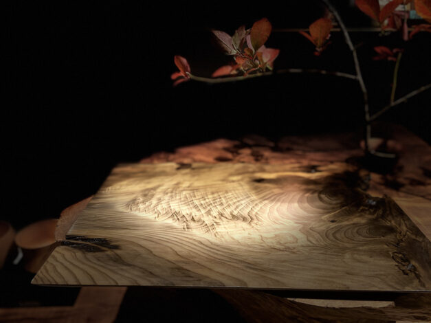 神代木MUKUten舎一枚板