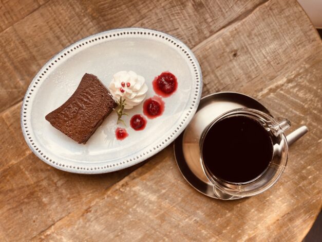 毎年人気のチョコテリーヌ、明日から始まります【Home＆Cafe XOXO】