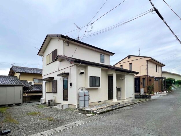 戸建て賃貸情報『富士宮市小泉 2階建て4DK』