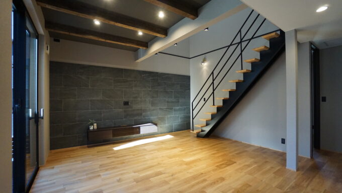 無垢の木×内装タイルがかっこいいお住まい見学会始まりました