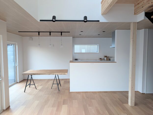 20帖以上のリビングで開放的な空間　