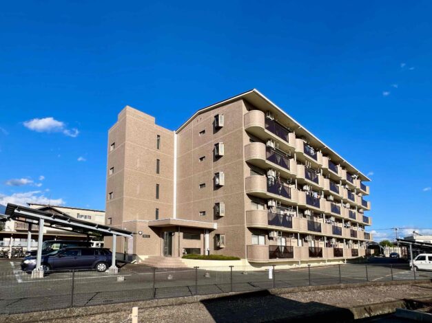 賃貸物件情報『富士市蓼原 2LDK』エントランスオートロックで防犯面が安心