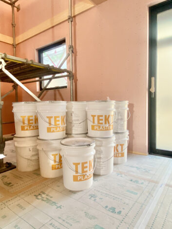 KIBACO_05新モデルハウス｜塗り壁TEKT作業と、プラスワン